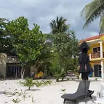 Marysol Great Views Beachfront Next To Nomads D3